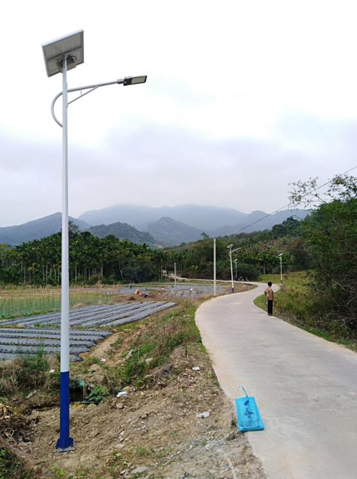 LED太陽能路燈 農(nóng)村太陽能路燈 南德太陽能路燈廠家