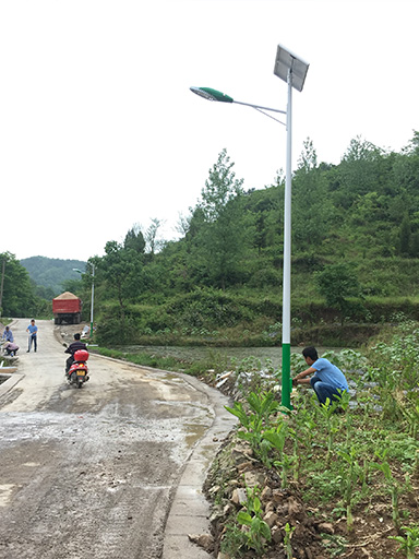 貴州省銅仁市萬山區(qū)高樓坪黃家寨太陽能路燈工程案例