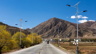 詳細(xì)說(shuō)明太陽(yáng)能路燈在陰雨天工作原理